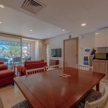 Elegant 2-Bedroom Apartment In Mangroovy, Pool & Beach