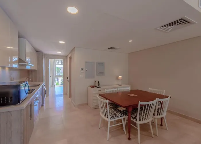Elegant 2-bedroom In Mangroovy, Pool & Appartamento