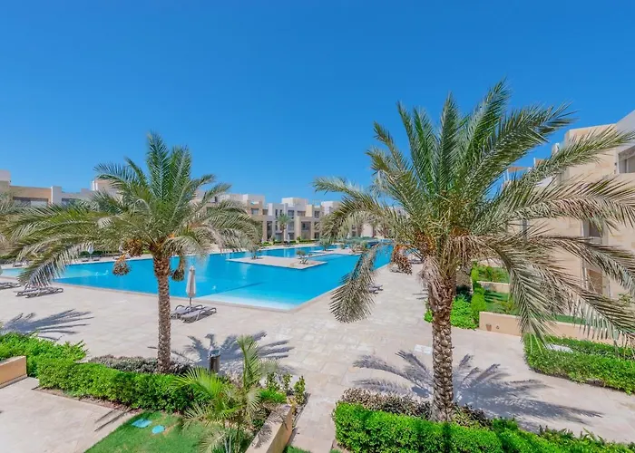 Appartamento Elegant 2-bedroom In Mangroovy, Pool &